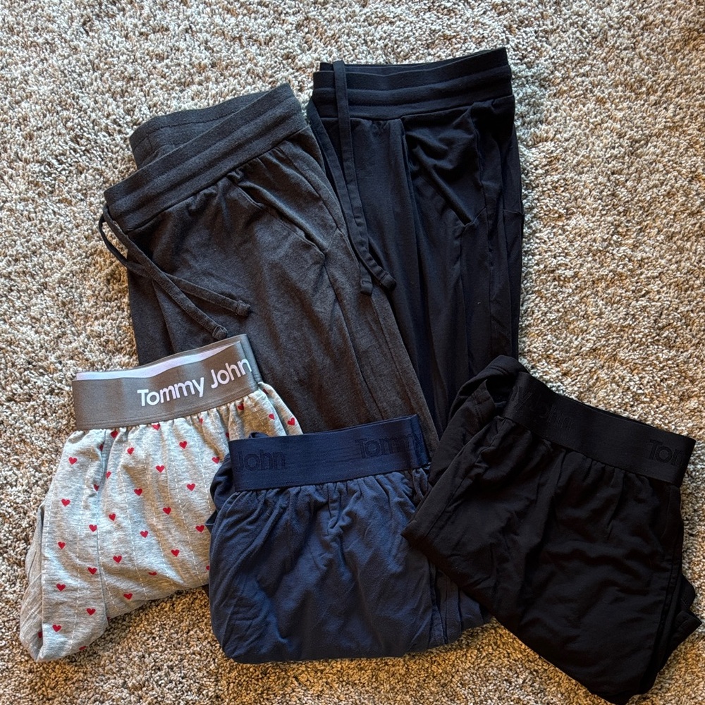Tommy John Women’s Bundle (size small!) - Joggers & Sleep Shorts Black